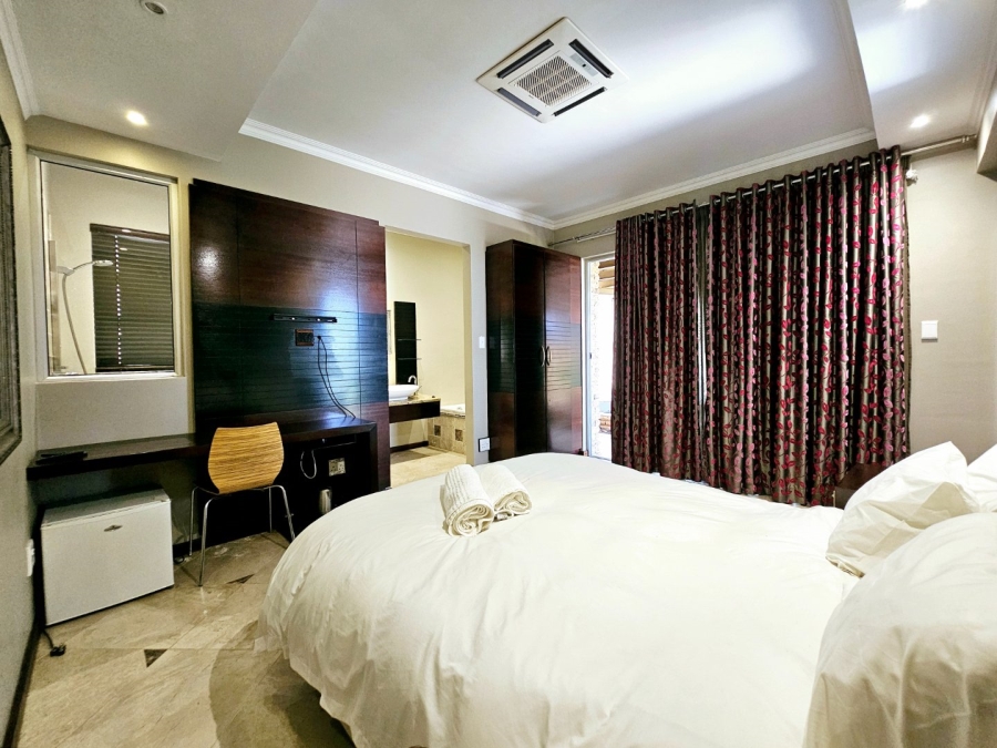 8 Bedroom Property for Sale in Waverley Free State